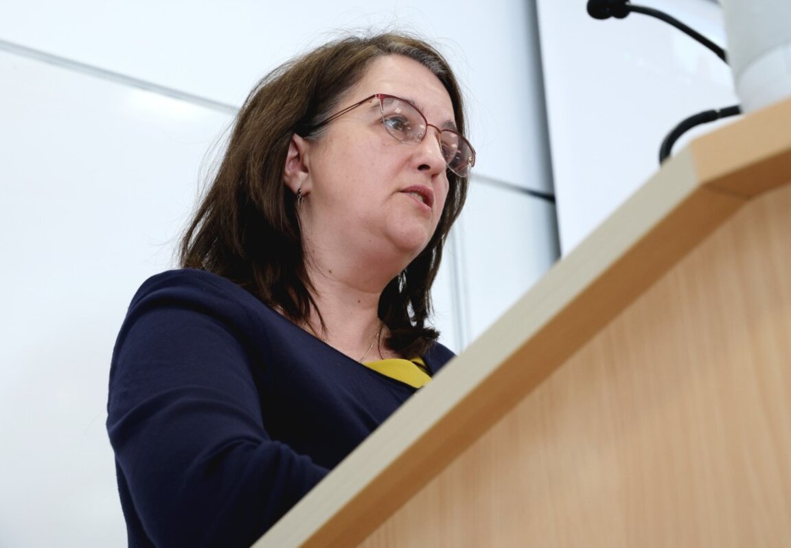 Ружа Смилова: Няма как Борисов да "продаде" коалиция с Пеевски. Рискува да бъде потопен