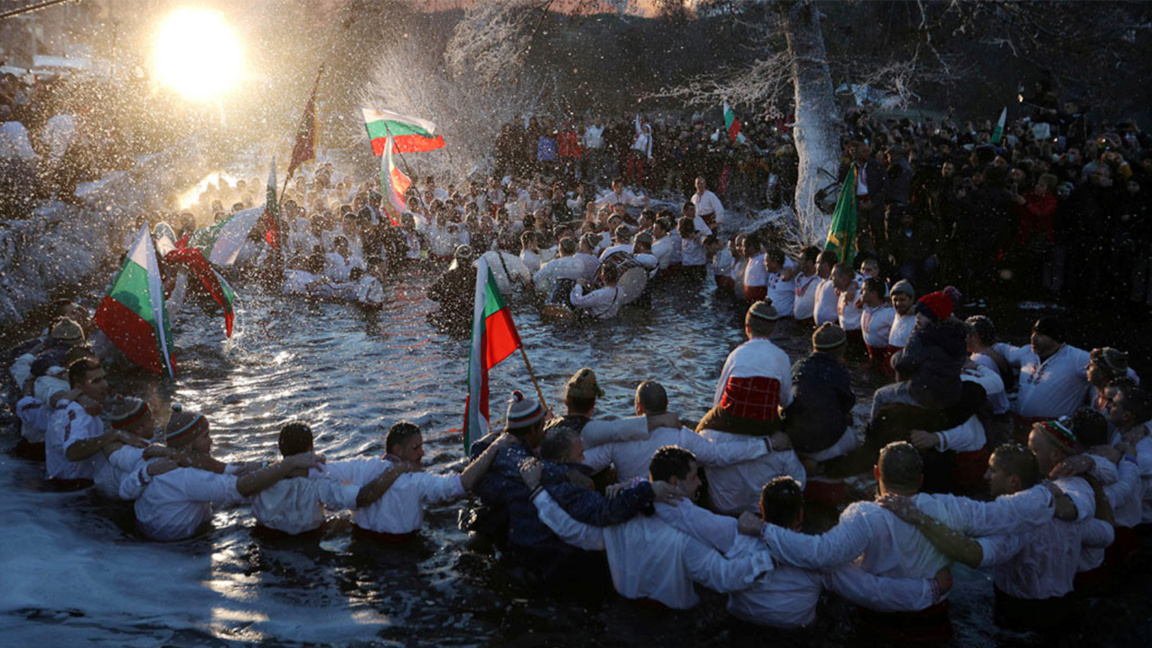 Kallofer, vallja tradicionale mashkullore Ditën e Pagëzimit të Zotit Jizu Krisht