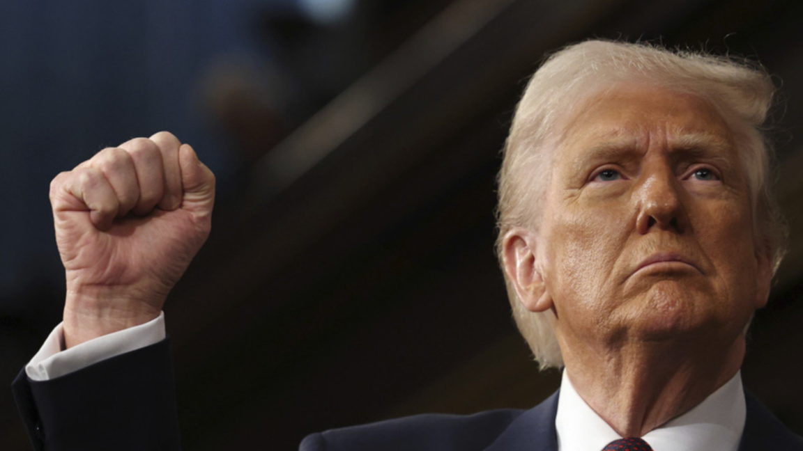 Демократите с обвинение: Тръмп помага на...