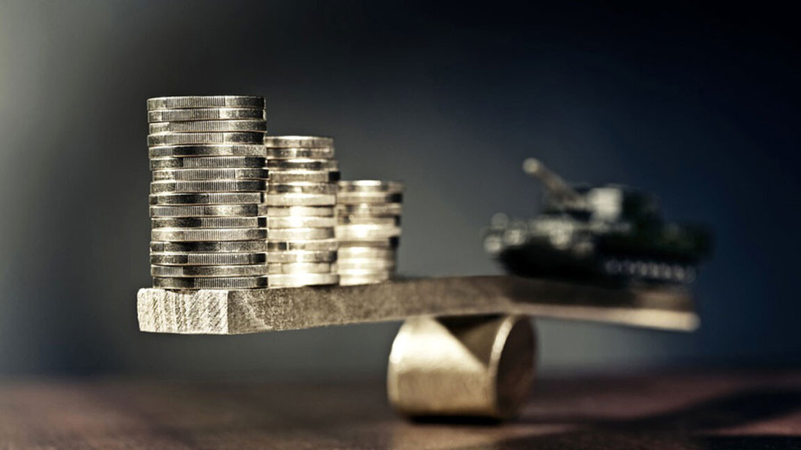 Финансист предупреди за икономическа катастрофа заради милиардите за превъоръжаване