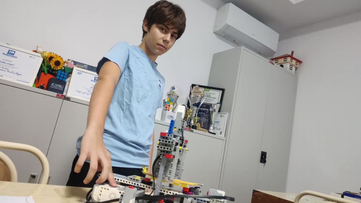 7. sınıf öğrencisi Lego’dan mutfak robot...