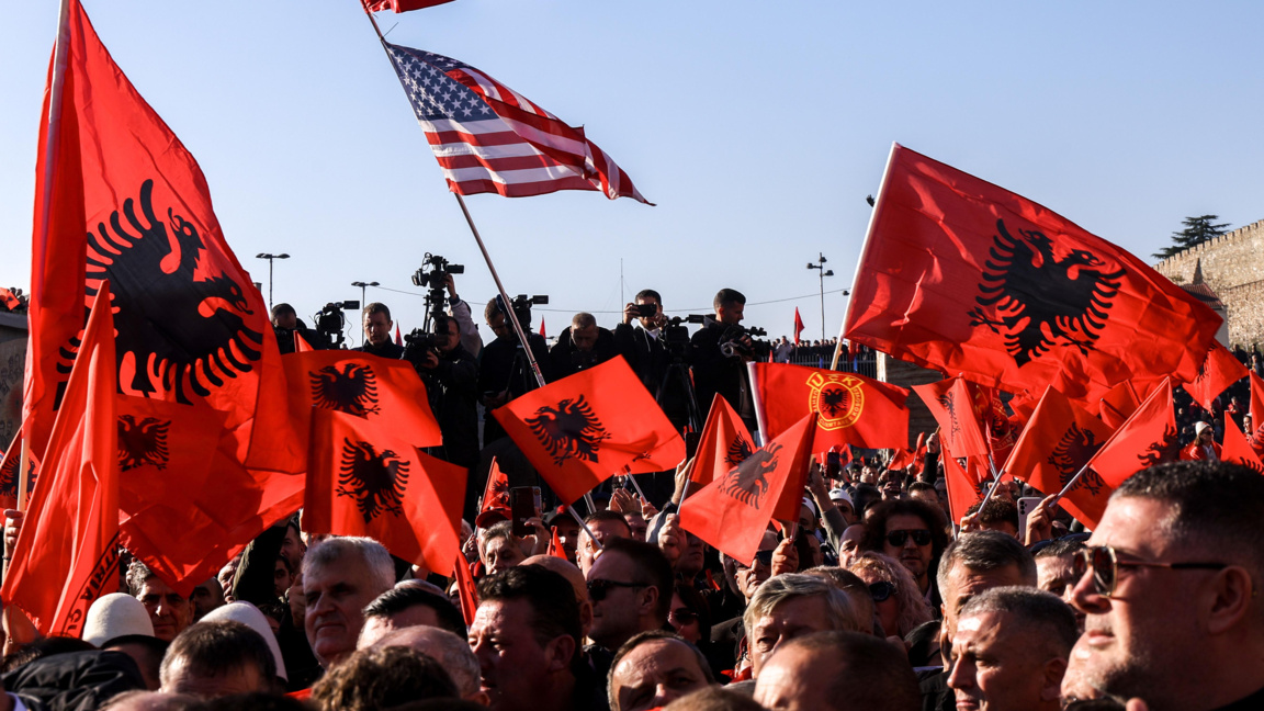 Хиляди албанци от Северна Македония и Косово протестираха в Скопие