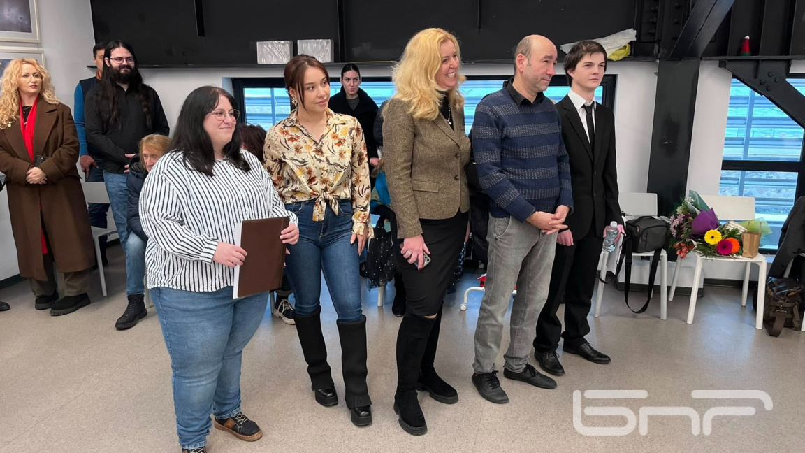 Дипломните проекти на първите магистри фотографи на НХА влизат в Морското казино