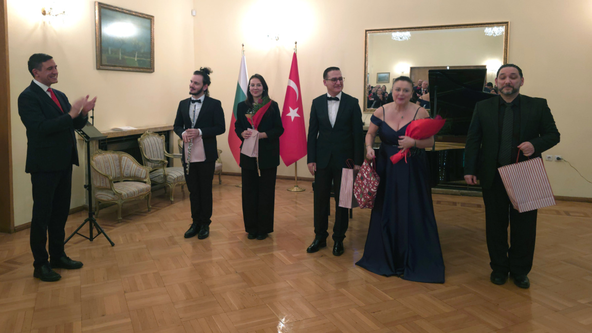 Ankara'da Noel nedeniyle Bulgar-Türk kon...