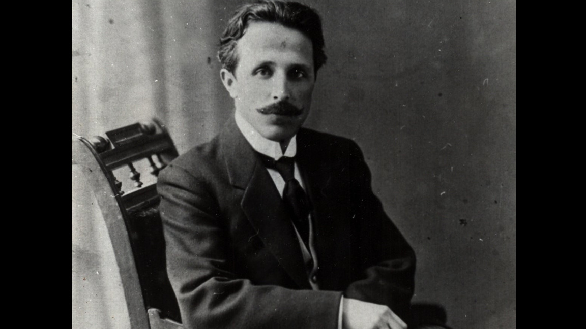 Хиляди песни в нотната тетрадка на Васил...