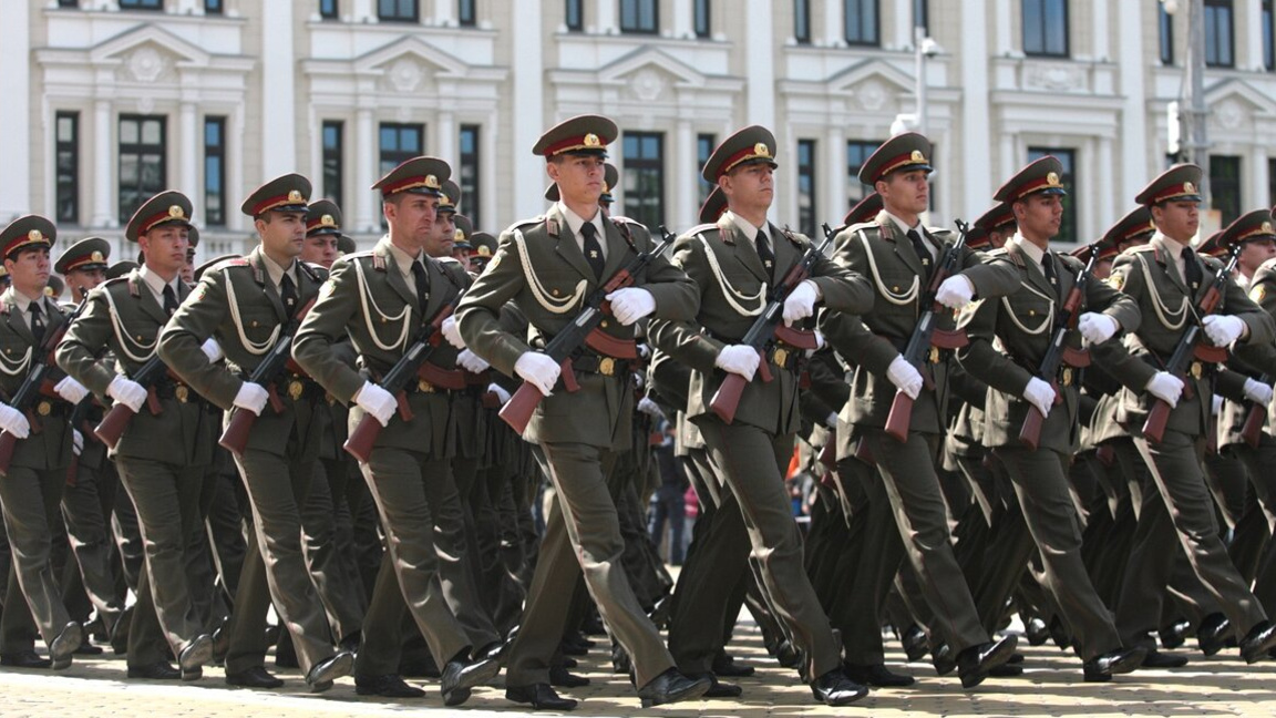 Военно обучение на цивилни - въпрос без отговор от години