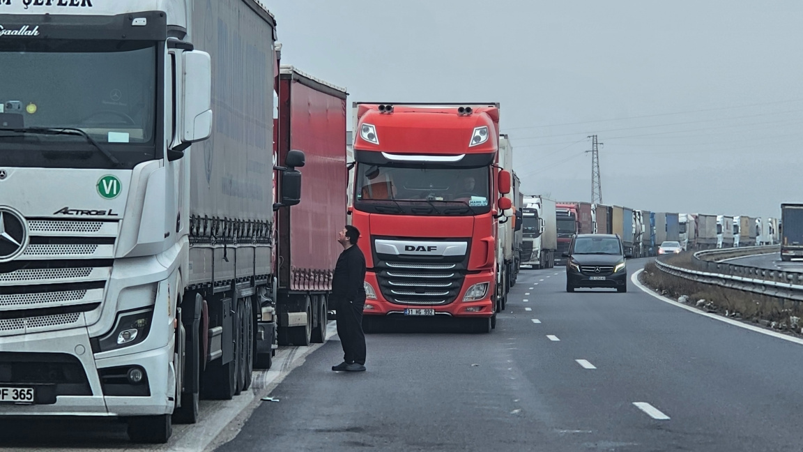 Около 15 километра е опашката от товарни автомобили на ГКПП "Капитан Андреево"