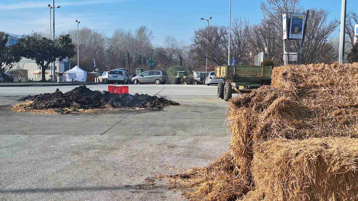 "Кулата – Промахон" и "Илинден – Ексохи" са затворени за камиони