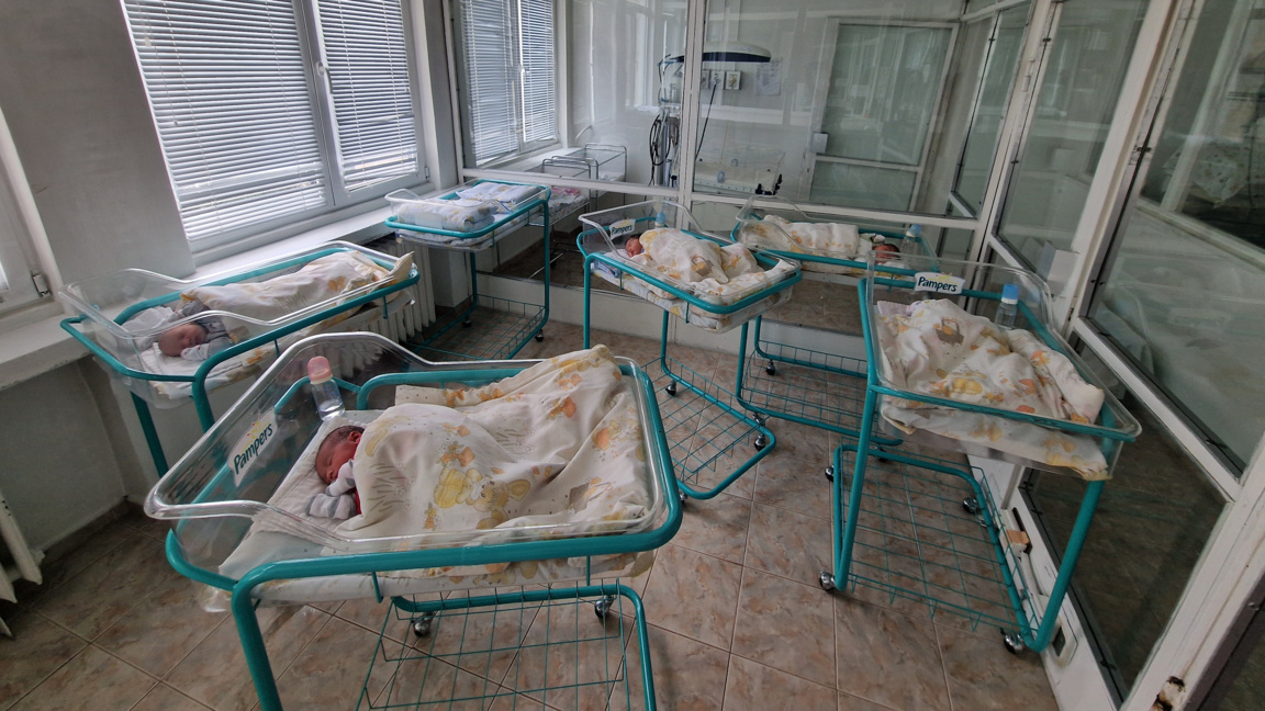 Две момчета и две момичета са претенденти за "първото бебе на годината" в София