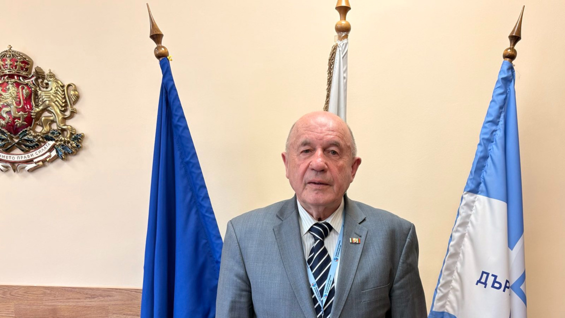 България ще изгради още два центъра за м...