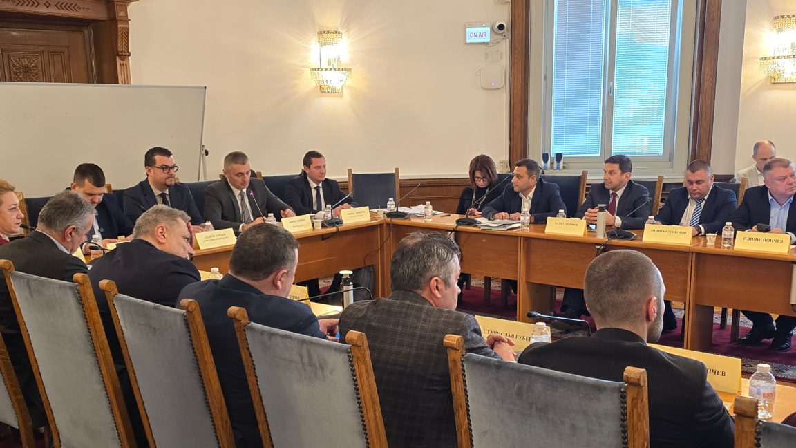 Транспортната комисия: Всички ел. тротин...