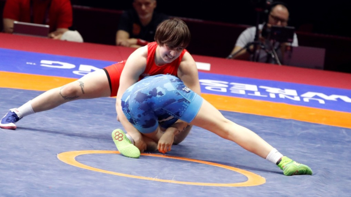 Операция извади Юлияна Янева от тепиха д...