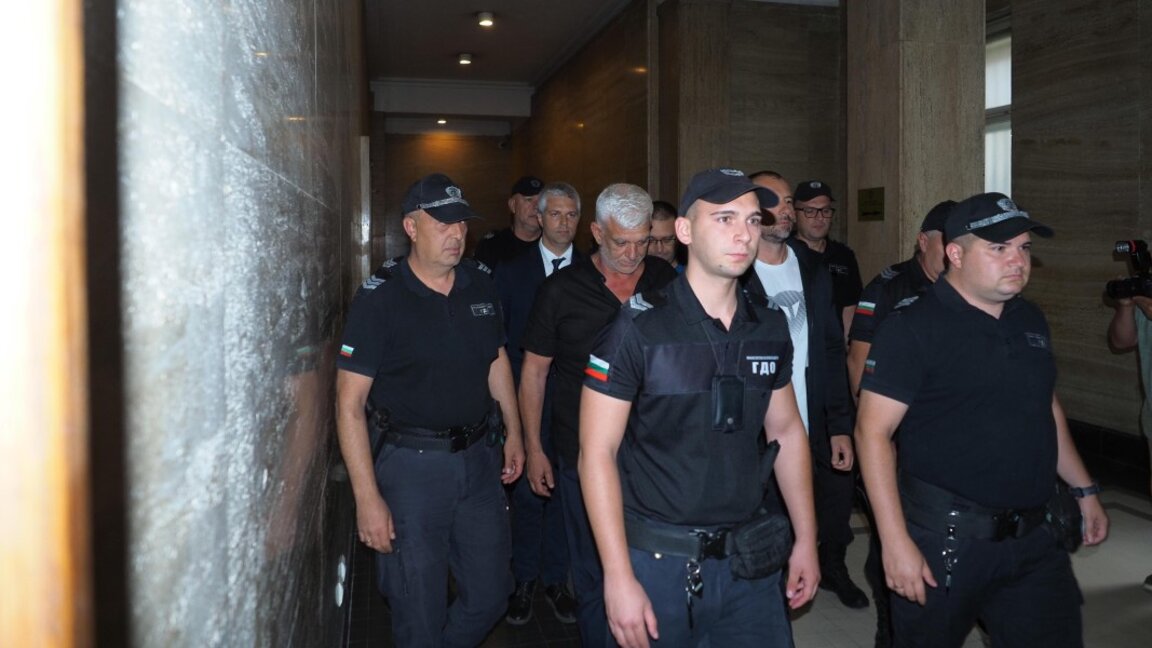 СГС решава дали да остави в ареста обвинените за корупционни престъпления във Варна