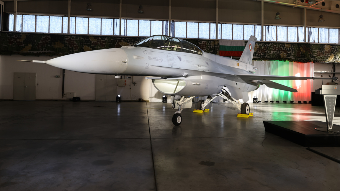 Първият български изтребител F-16 Block 70 в авиобаза "Граф Игнатиево" (13 април 2025 г.)