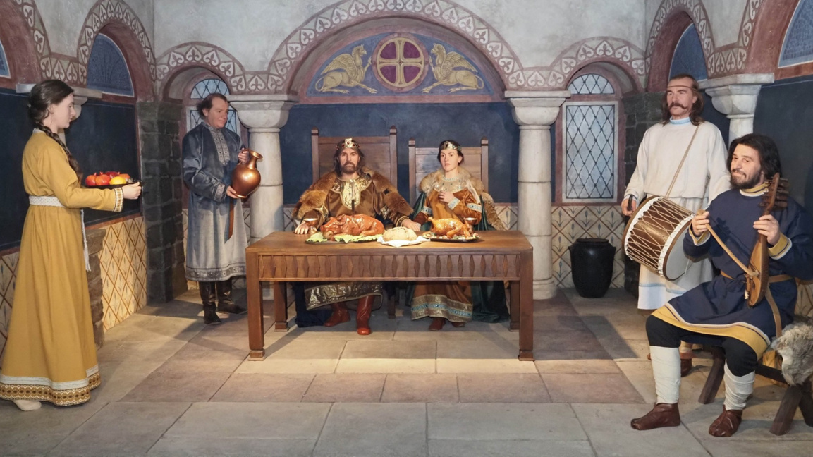 Du marché médiéval à la salle du trône –...