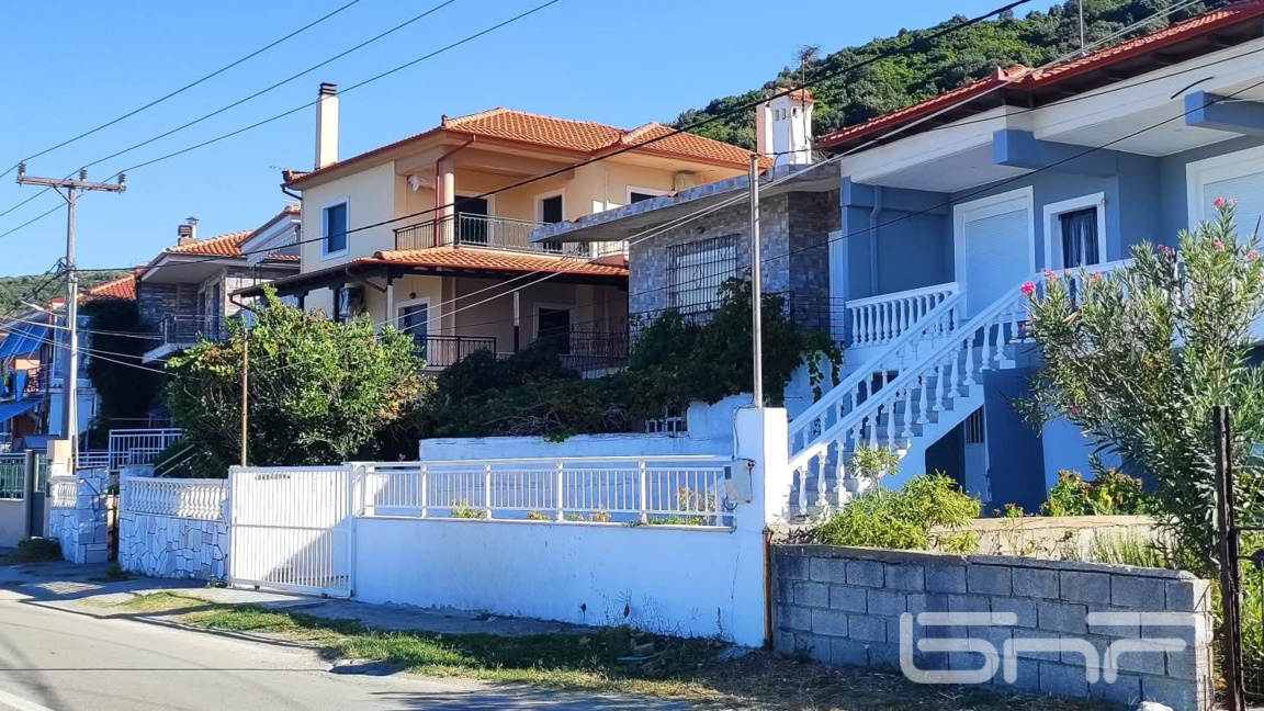 Собствениците на имоти в Гърция са задължени да почистят своя парцел, с цел превенцията на пожари