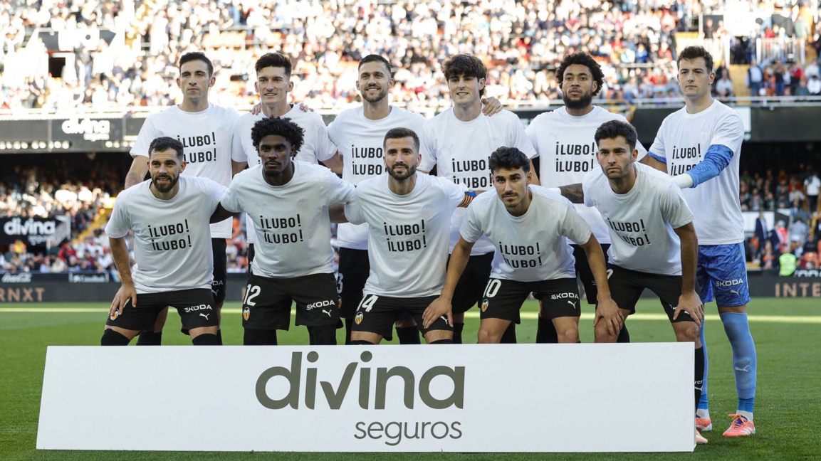 Valencia players and fans show support for Lyuboslav Penev