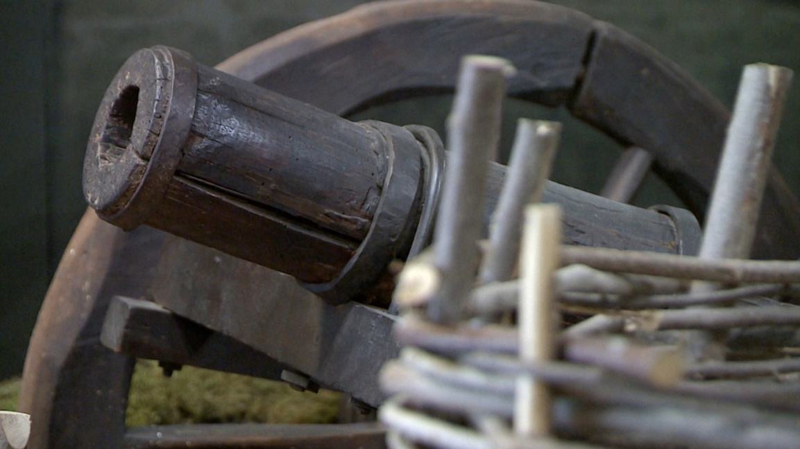 The arsenal of freedom in the April Upri...
