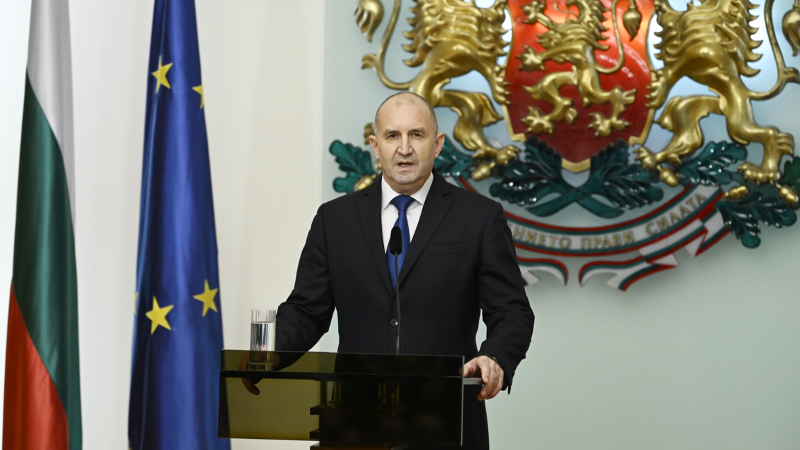 Радев: Ще депозирам своята оставка като президент на България