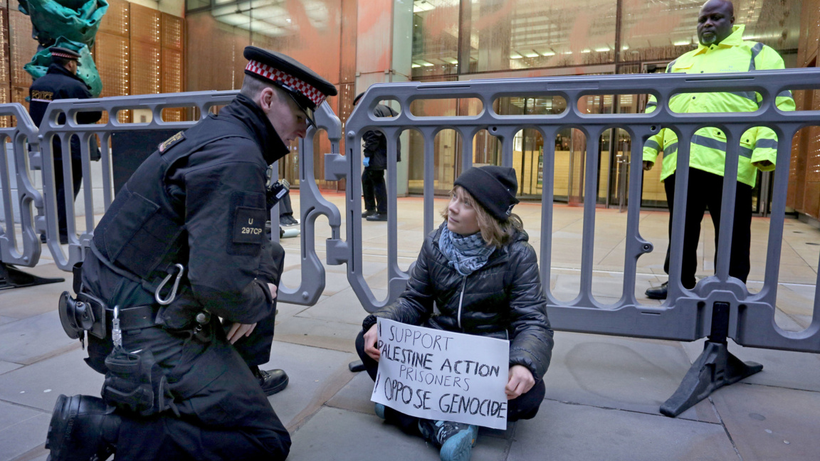 Грета Тунберг на протеста в Лондон, 23 декември 2025 г.