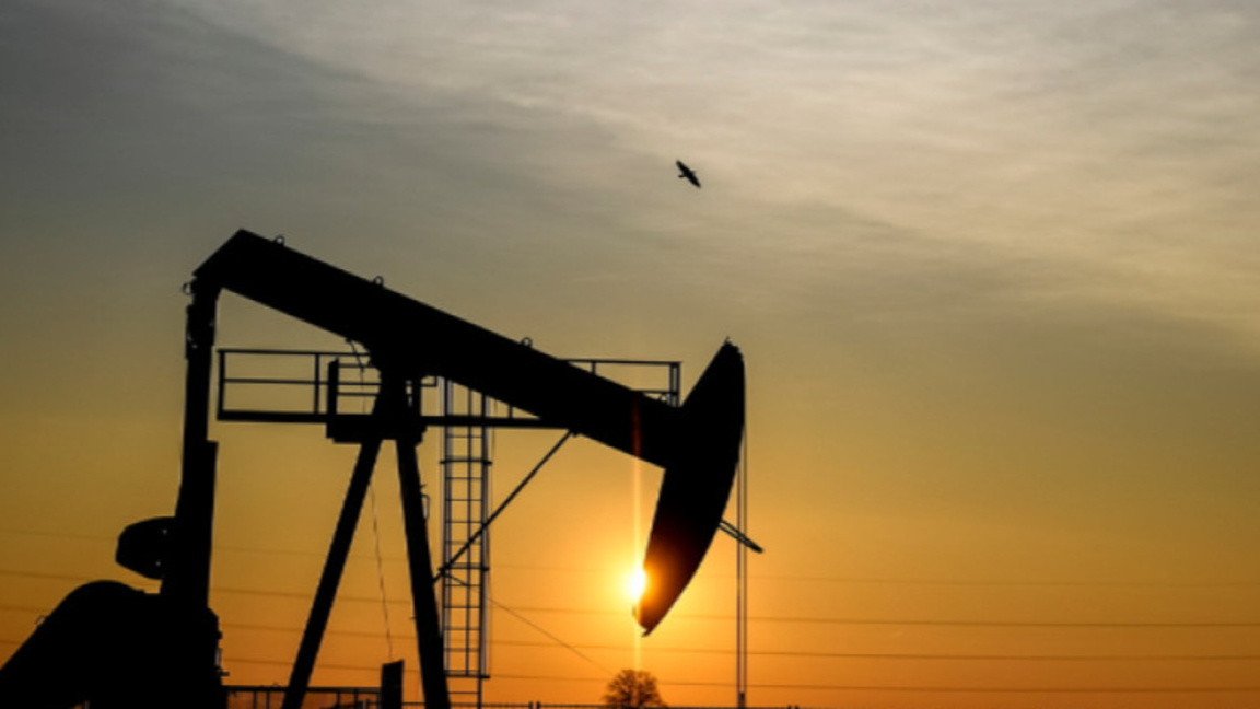 Петролът поскъпна с 5%