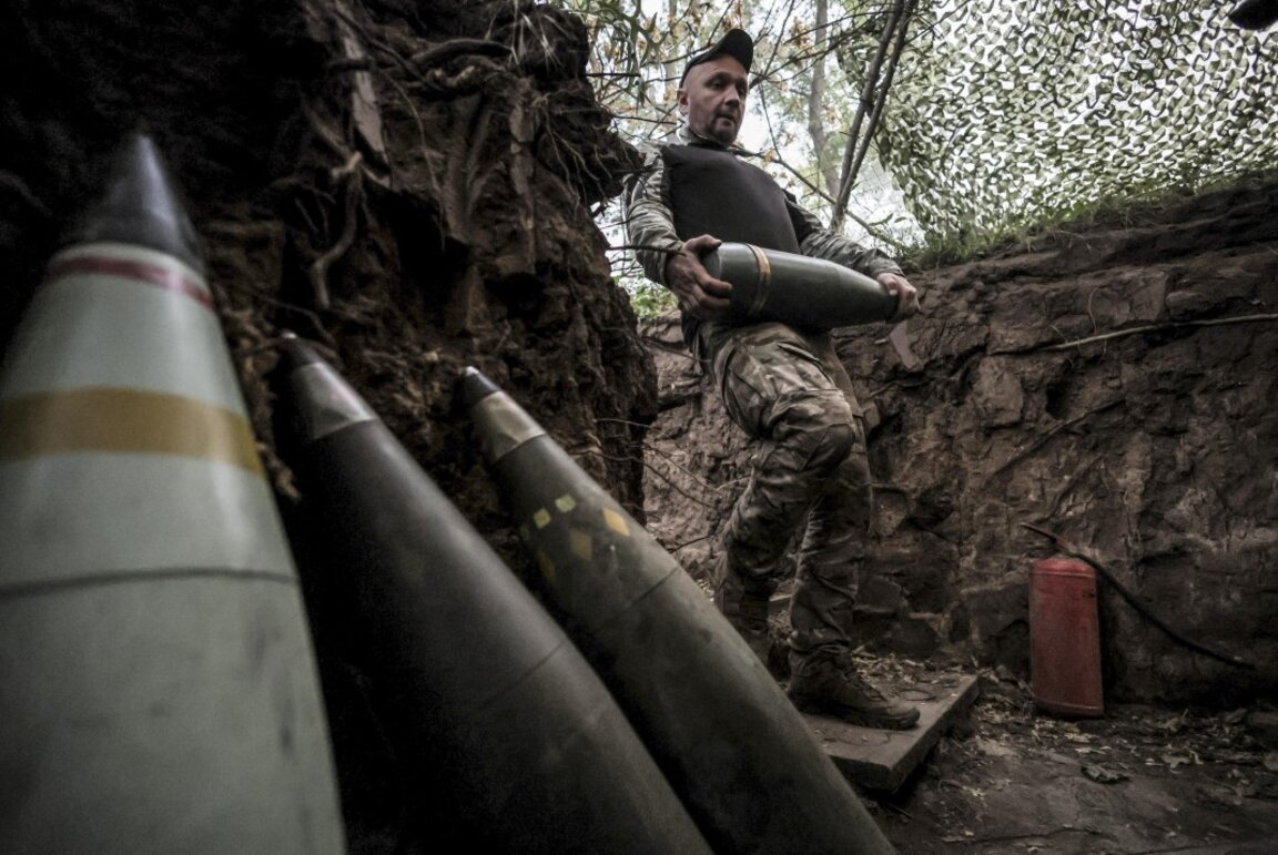 Украинска позиция край фронтовата линия в Донецка област, Източна Украйна, 16 юни 2025 г.