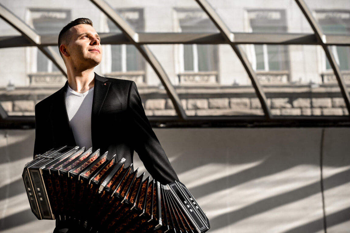 Стоян Караиванов познава душата на тангото в звука на един любим бандонеон