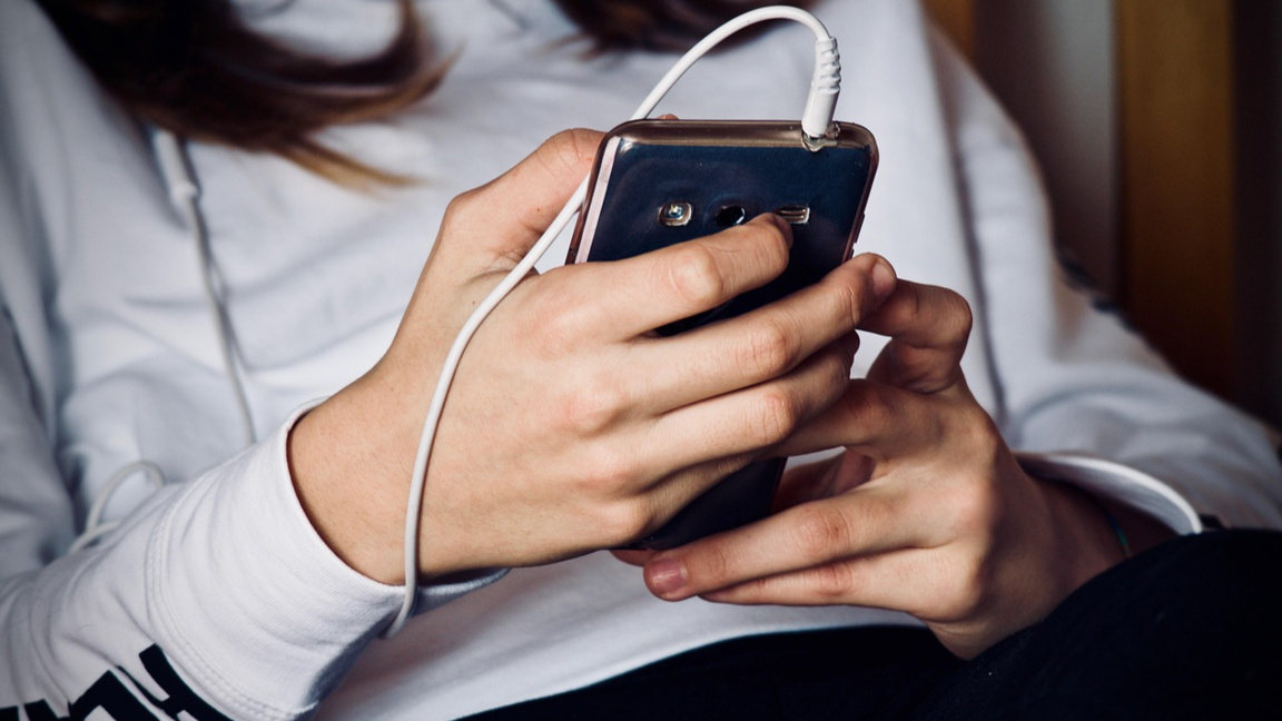 електронни устройства телефони