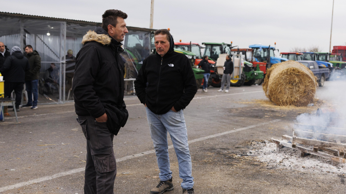 Гръцките фермери продължават с протестите и блокадите