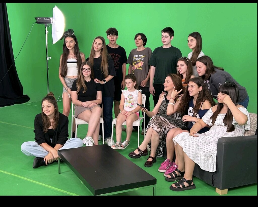 Коя е Кони, какво знаем за велосипеда и как да станем част от киноакадемия?