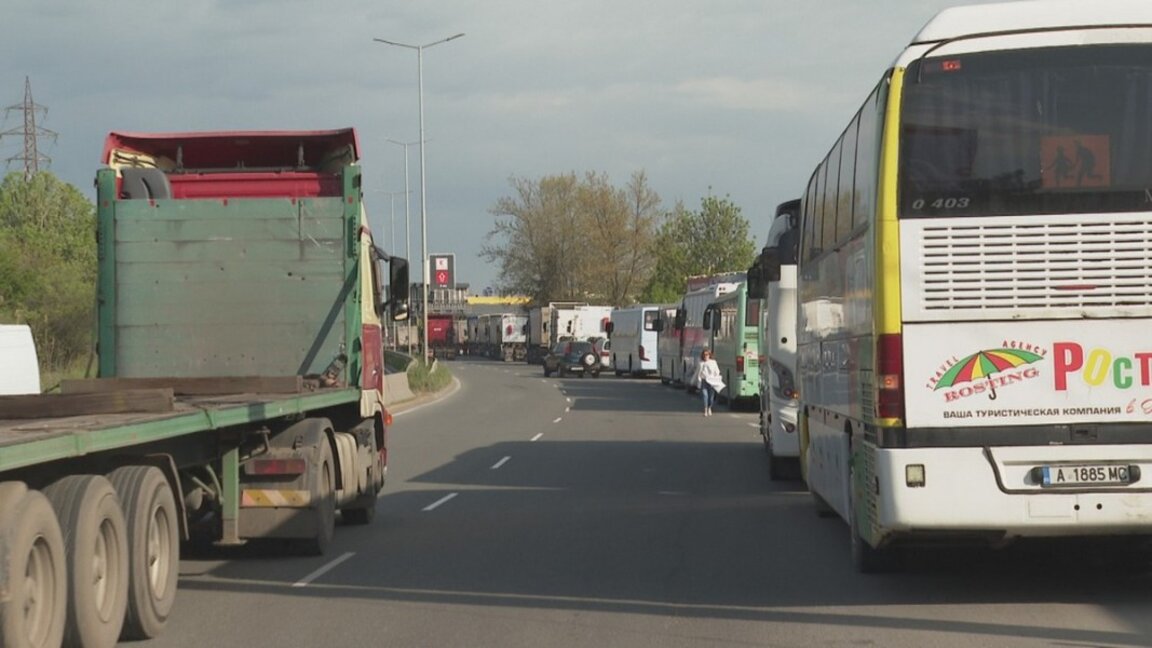 "Часовникът тиктака" - от транспортния бранш ще протестират заради толтаксите