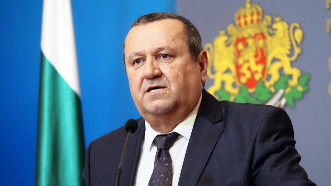 Адемов: Започва изплащането на втората ч...