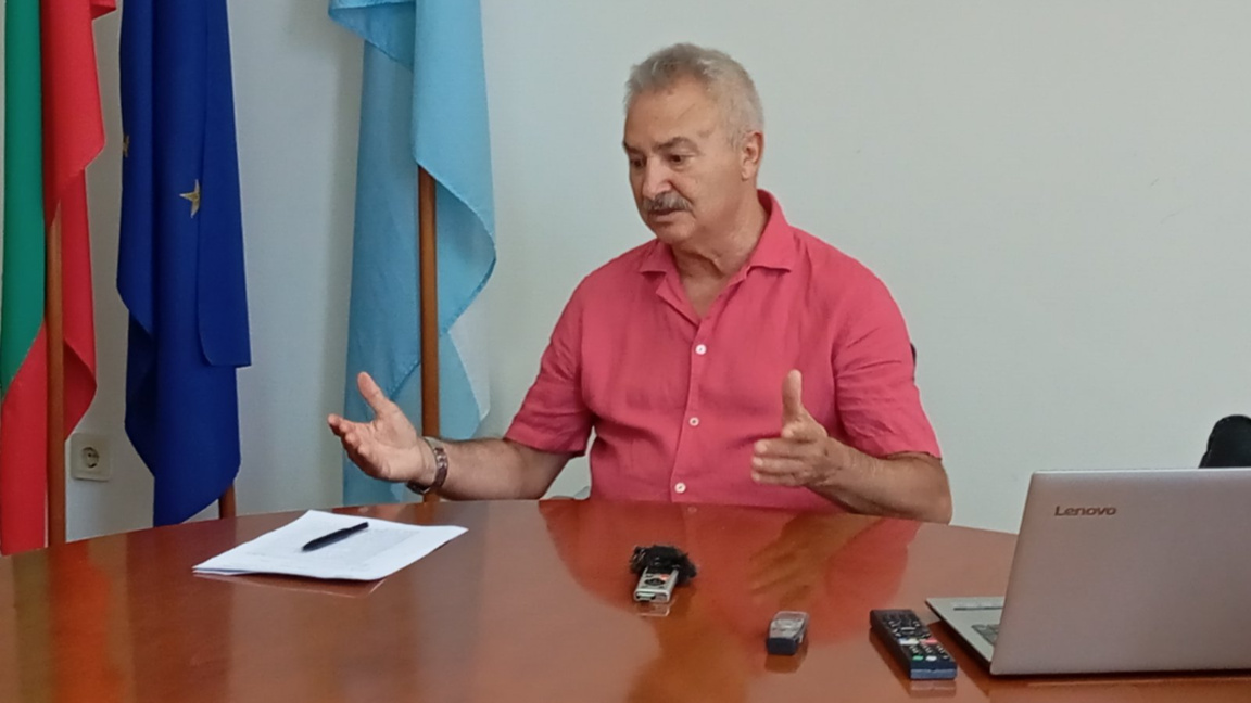 Кметът на Монтана настоява за бързо разследване на пожарите в бившия техникум