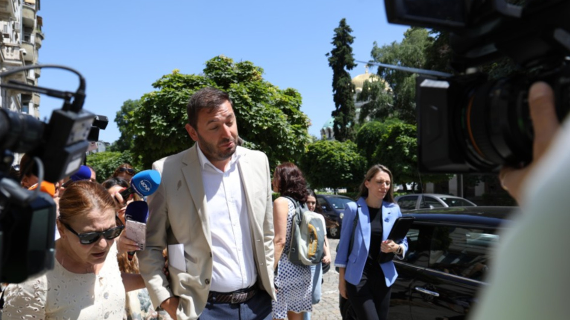 Никола Барбутов