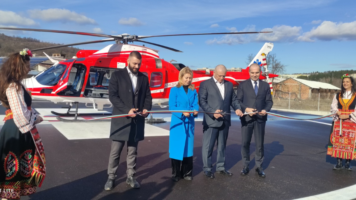 Към 18 болници вече има летища за хеликоптери