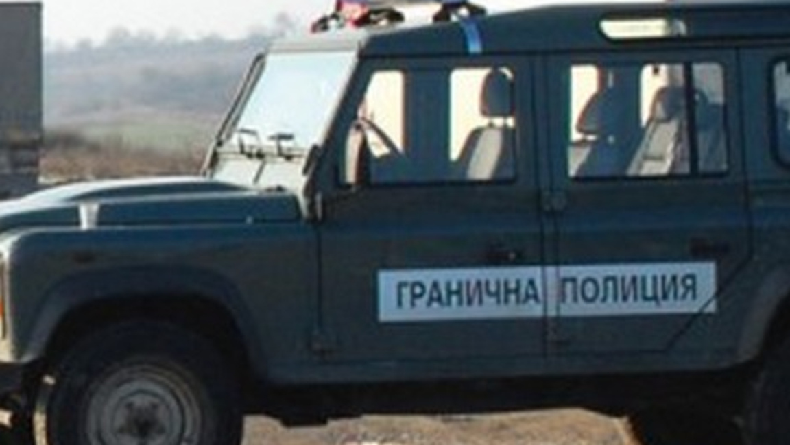 Десет души са задържани при операция сре...