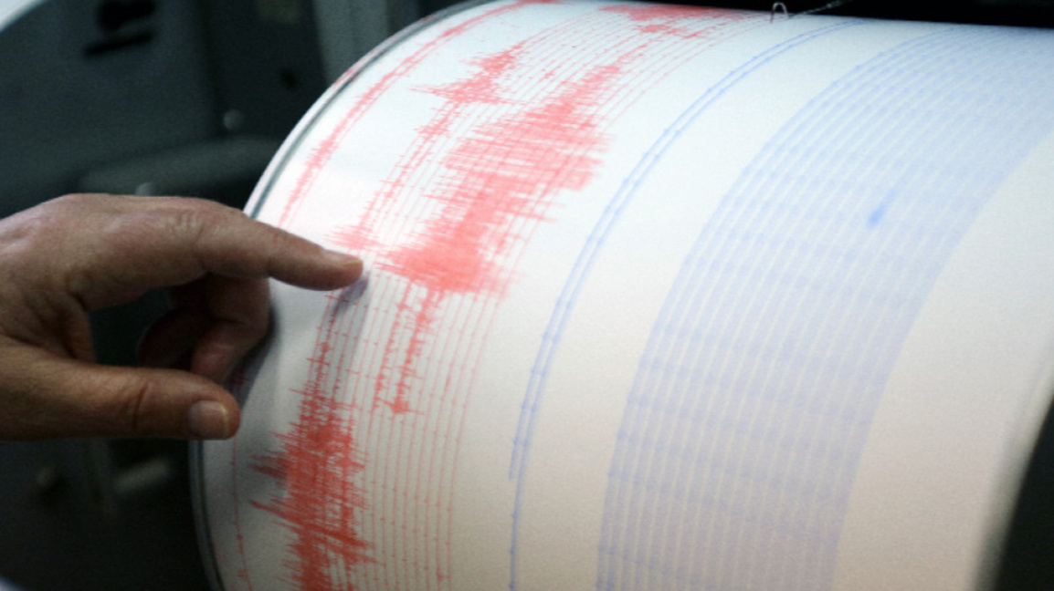 Три силни земетресения в Северозападна Турция