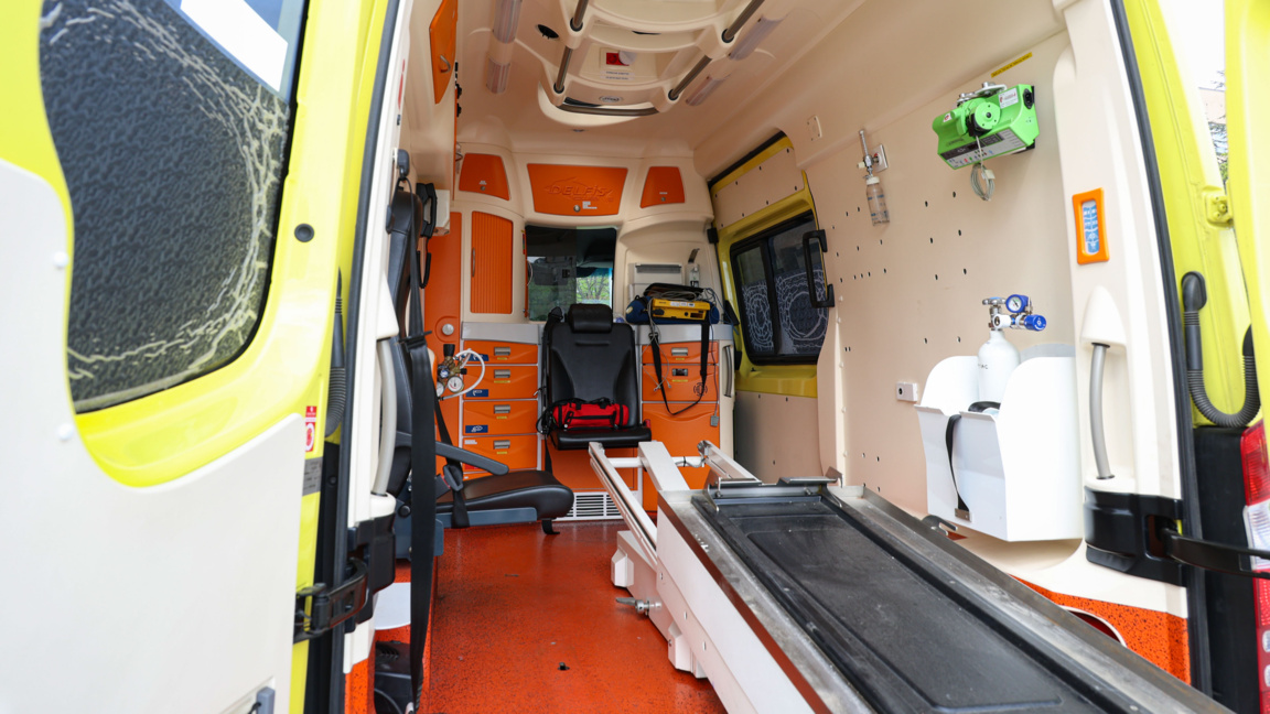 Шофьори на линейки ще протестират в Бург...