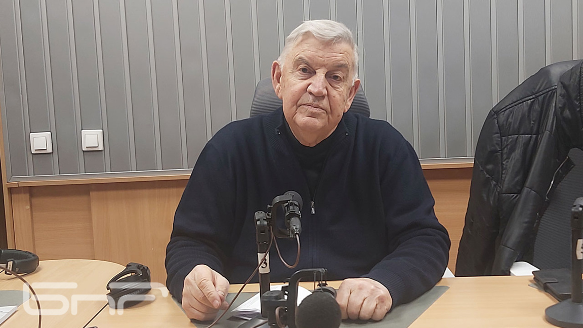 Скалпелът срещу робота "Да Винчи"...