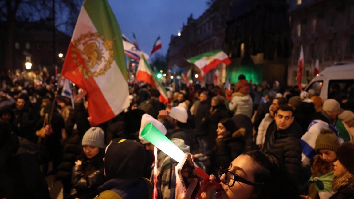 Хиляди хора излязоха по улиците на Лондон в подкрепа на протестите в Иран