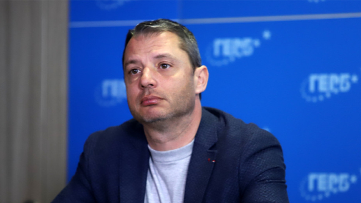 Делян Добрев