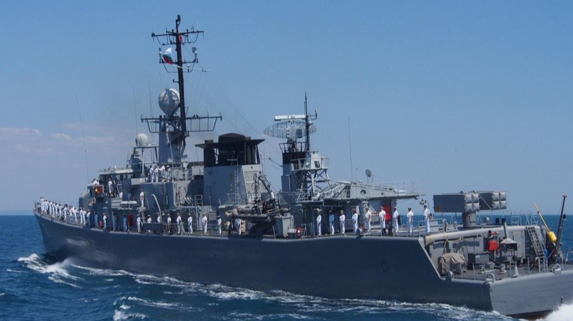Фрегатата „Дръзки“ от патрулните сили от ВМС на България.