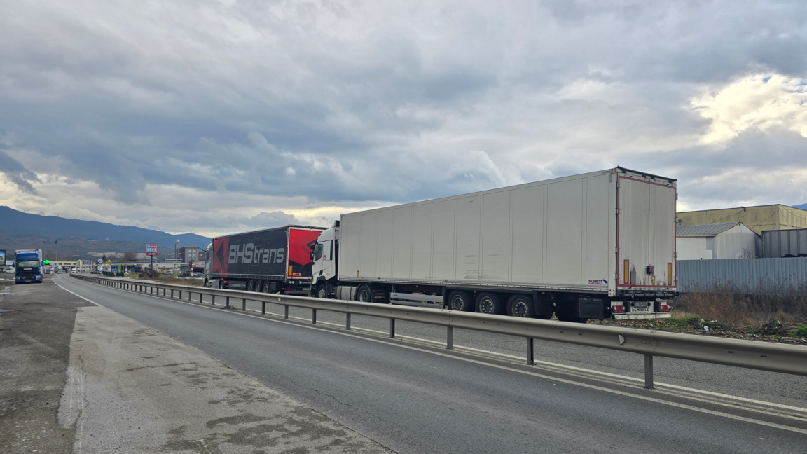 Гръцките фермери блокираха границата с Б...