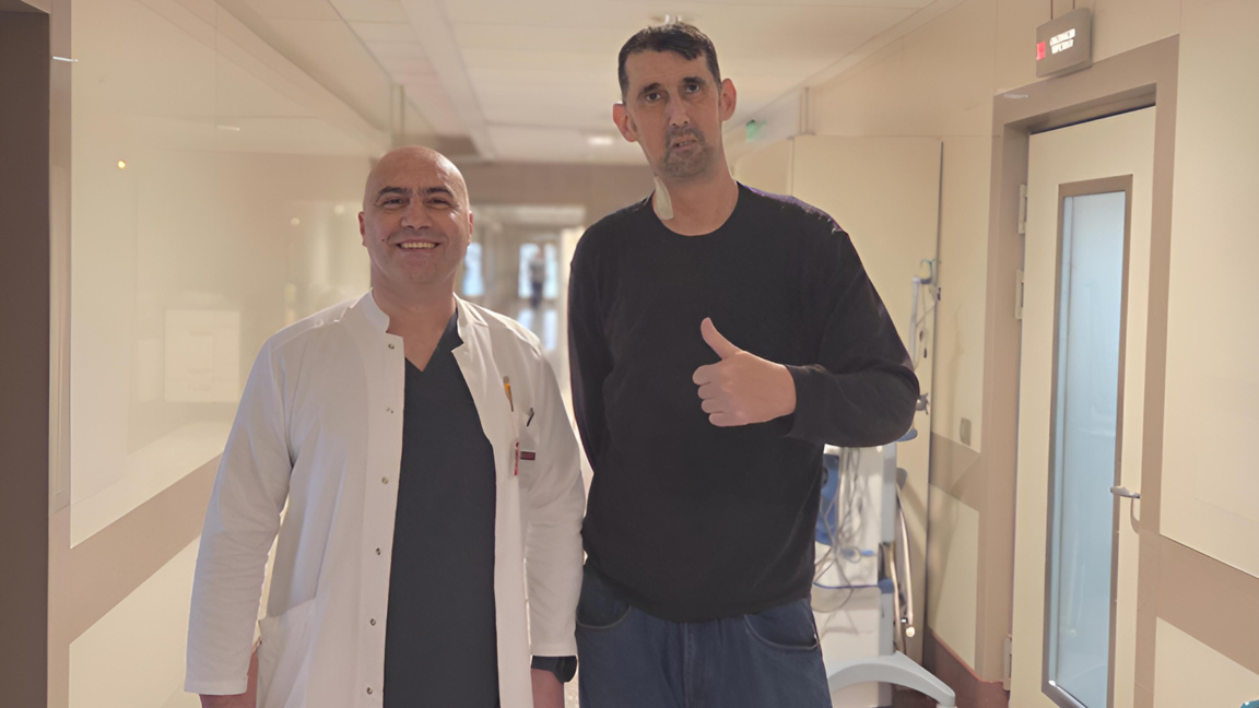 Пациент с рядък синдром се връща в къщи ...