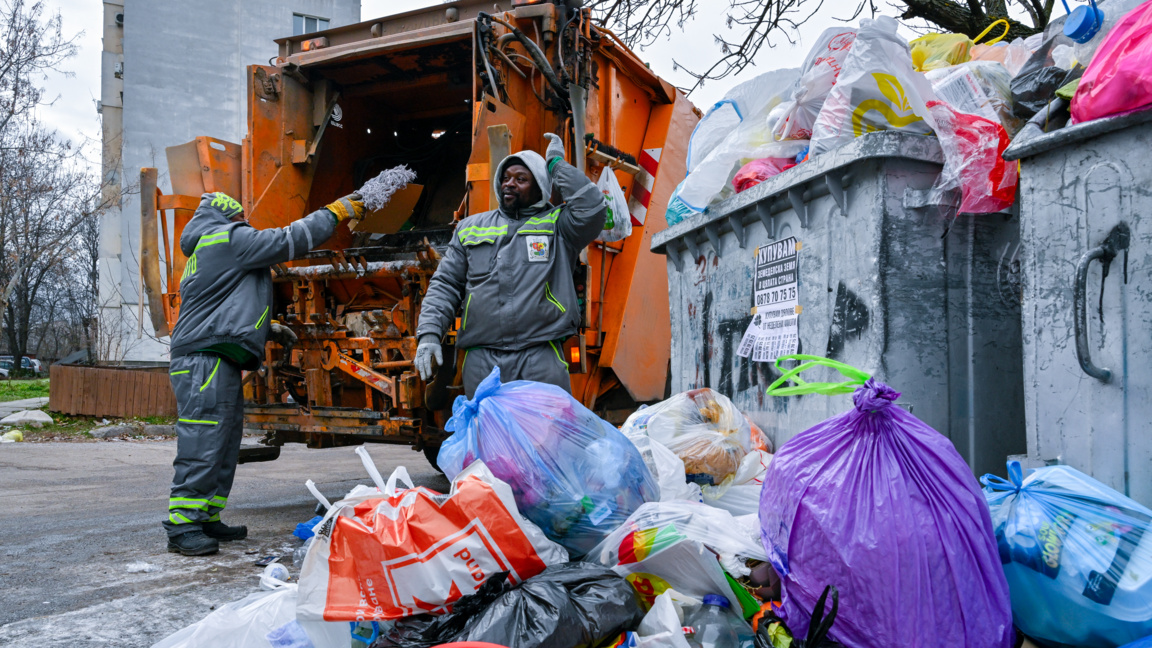 Извозиха над 377 тона отпадъци за ден от трите най-засегнати района на София