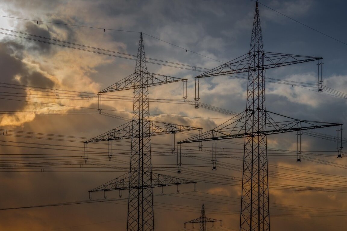 Токът за бита в Кипър поевтинява от днес