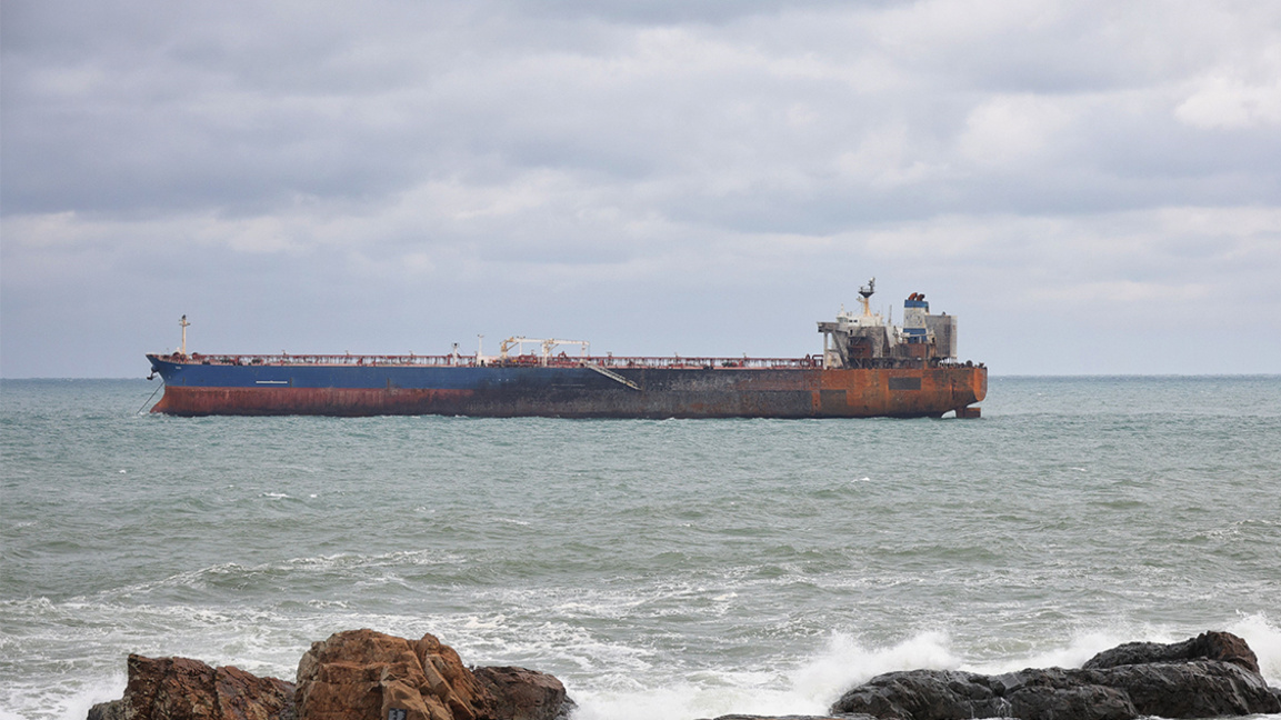 България пита Турция за танкера "Кайрос", изоставен в български води