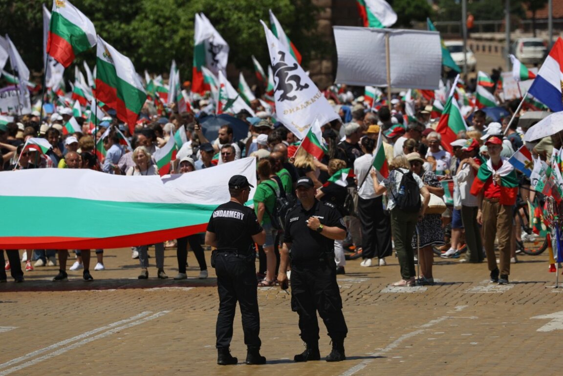 Два протеста срещу еврото днес