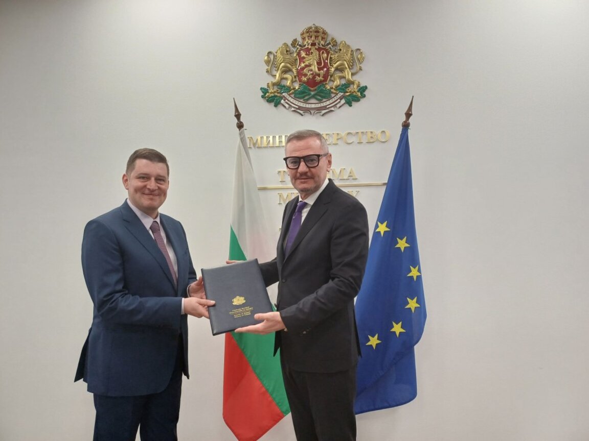 Генералният директор на БНР Милен Митев и служебният министър на туризма Евтим Милошев