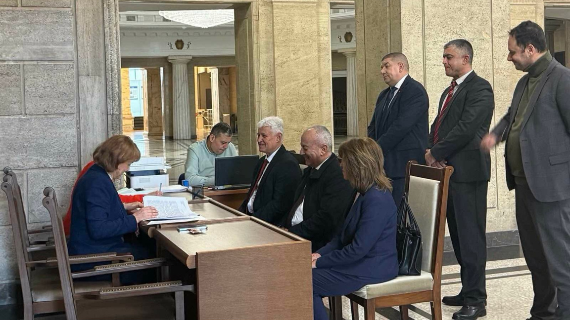 Roumen Radev participera aux élections l...